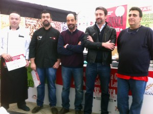 Los tres finalistas con el consejero de Agricultura y Promoción Económica del Cabildo, Paco Fabelo y un representante de Haricana, el patrocinador.