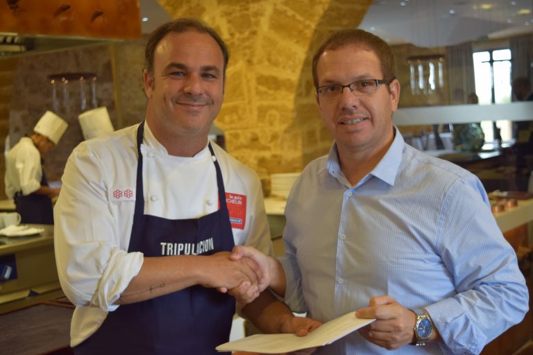 Ángel León, el Chef del Mar, junto al consejero del Cabildo Antonio Morales