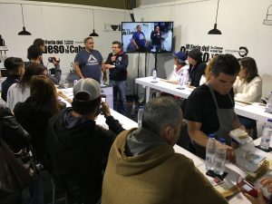 Joao Faraco en pleno taller con Quesería TInache