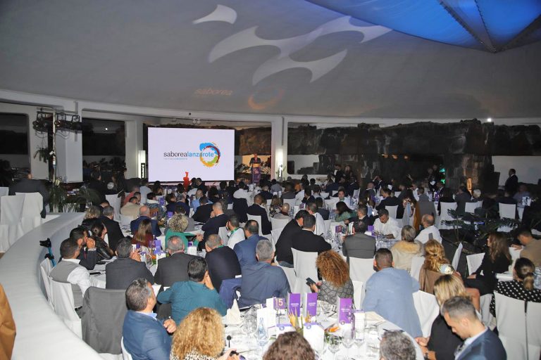 Comerenlanzarote.com Gala de los IX Premios Qué Bueno Canarias en el Monumento al Campesino