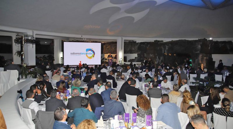 Comerenlanzarote.com Gala de los IX Premios Qué Bueno Canarias en el Monumento al Campesino
