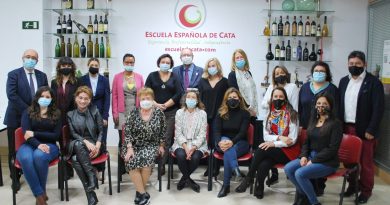 La Grieta premiada en Vino y Mujer