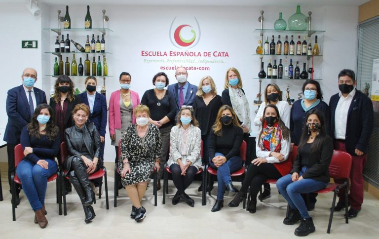 La Grieta premiada en Vino y Mujer