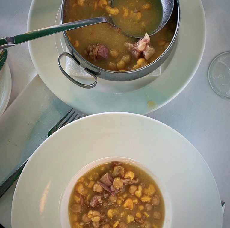 Caldo millo del monumento al campesino