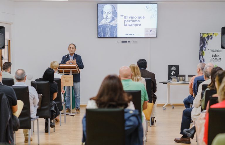 Un momento de la presentación del libro