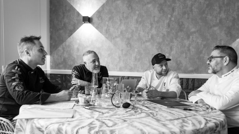 Los autores de la obra editada por Hecansa