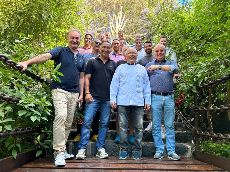 Homenaje a Luis León