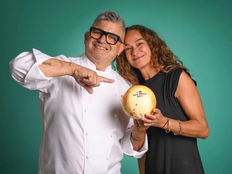 comerenlanzarote.com Santi Benéitez y Begoña Ratón con el SOL Repsol