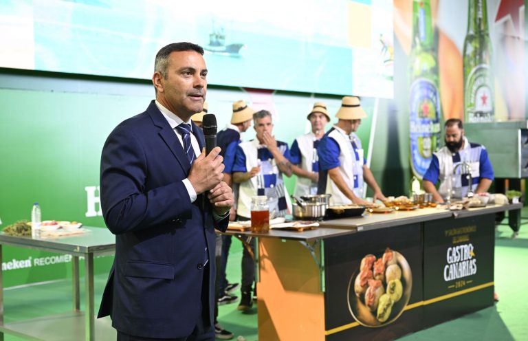 comerenlanzarote.com Oswaldo Betancort en el acto inaugural