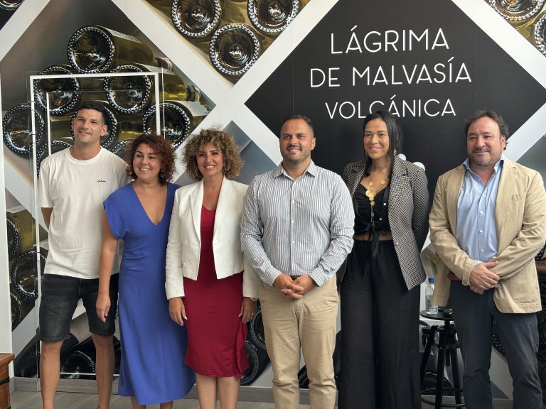 comerenlanzarote.com Visita del alcalde a Lágrima de malvasía