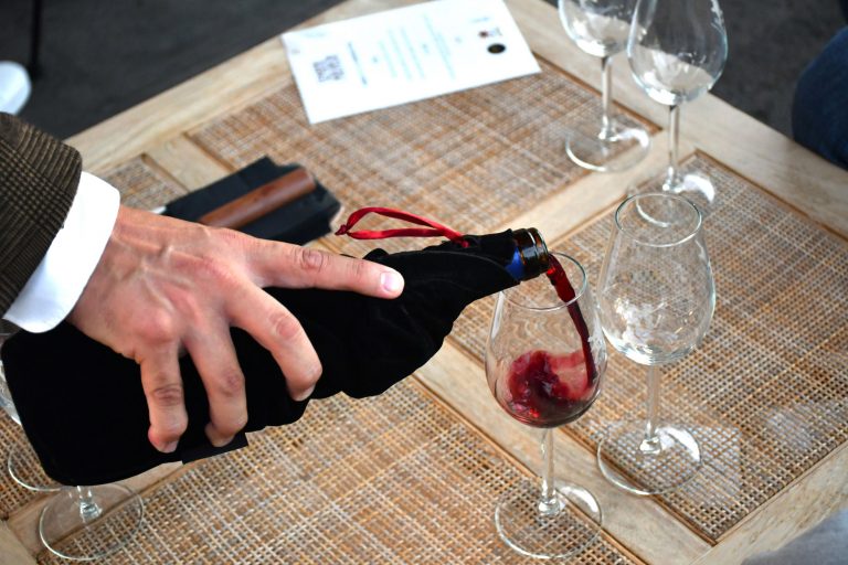 Comerenlanzarote.com Servicio de Vino Tinto