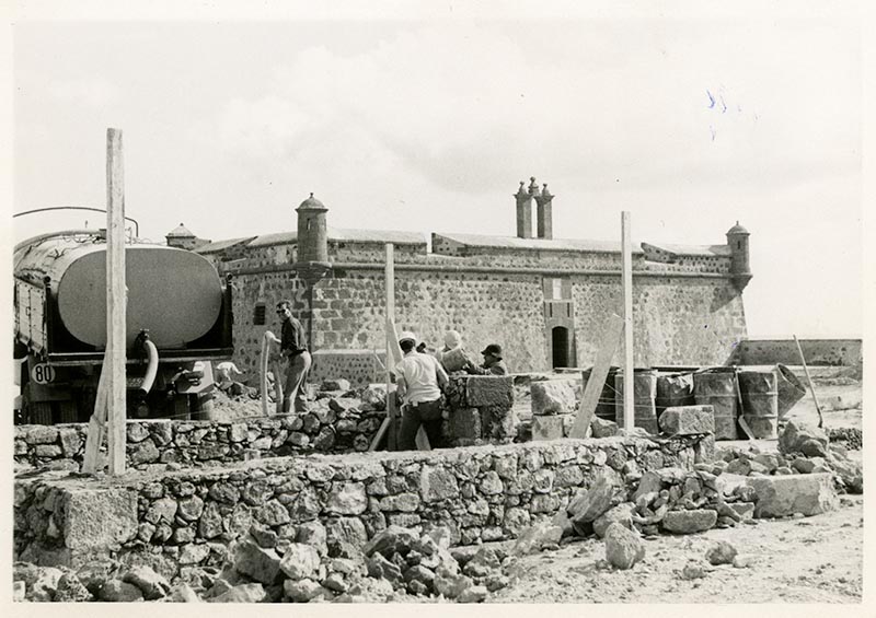 Comerenlanzarote.com Obras en el Castillo de San José1, Rafael Ángel Domínguez, 1976