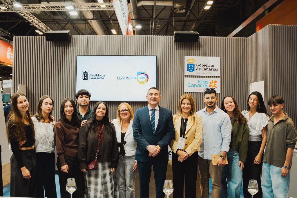 Comerenlanzarote.com Estudiantes de Lanzarote en Madrid en el Salón Gourmets