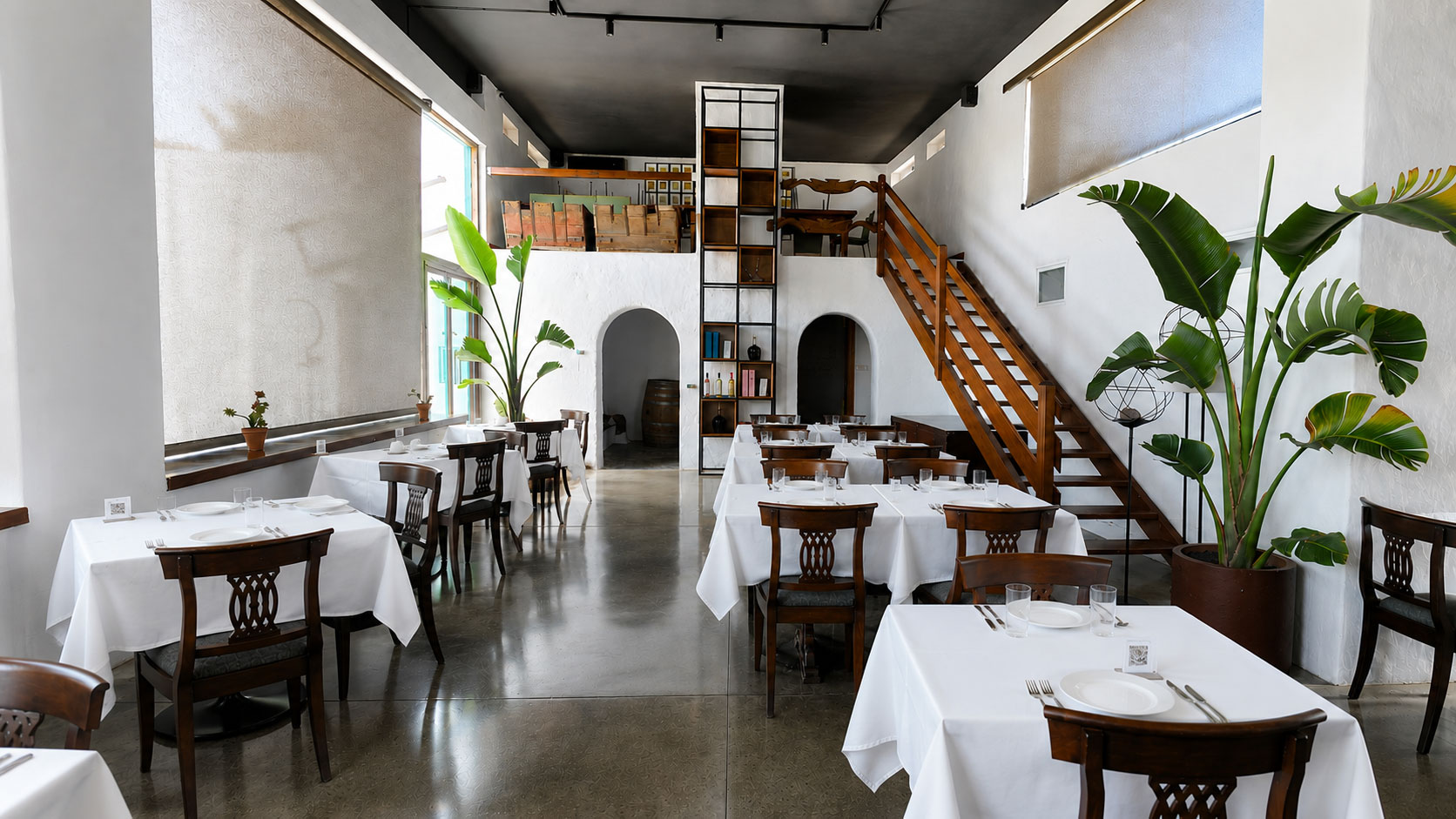 Comerenlanzarote.com Interior del restaurante El Grifo Mozaga
